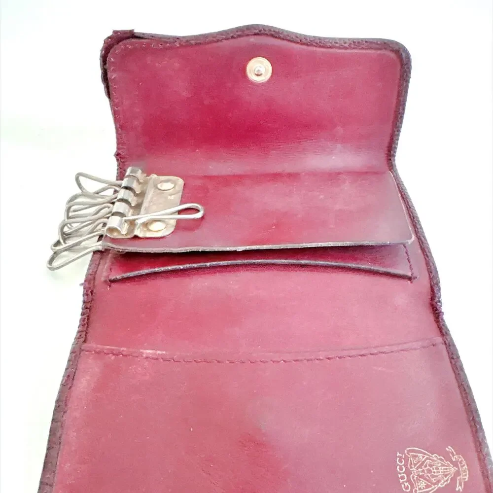 VINTAGE GUCCI BURGUNDY LIZARD EMBOSSED LEATHER KEY CASE